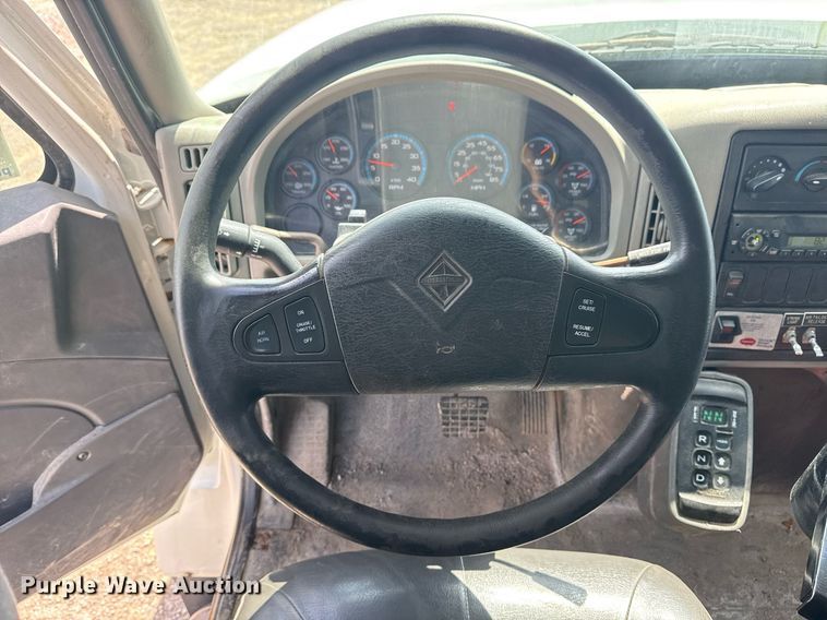 image for item DS3807 2009 International 7400 dump truck