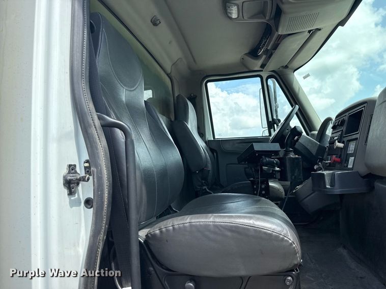 image for item DS3807 2009 International 7400 dump truck