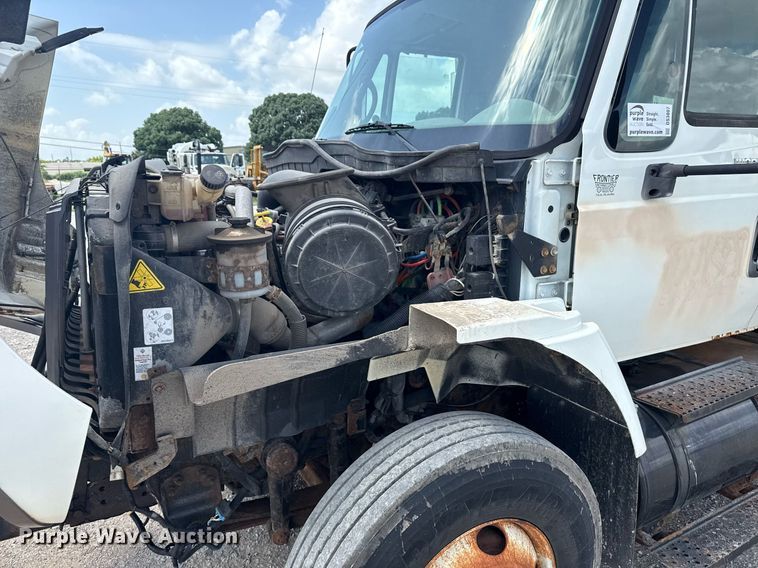 image for item DS3807 2009 International 7400 dump truck