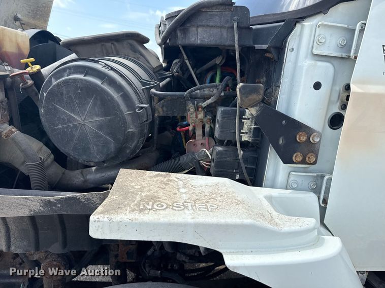 image for item DS3807 2009 International 7400 dump truck