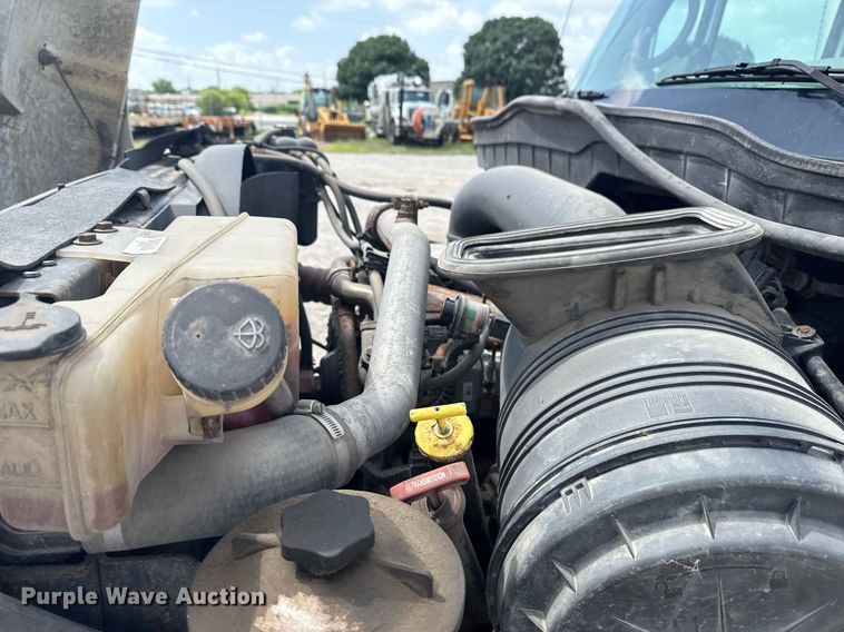 image for item DS3807 2009 International 7400 dump truck