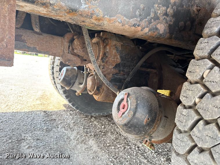 image for item DS3807 2009 International 7400 dump truck