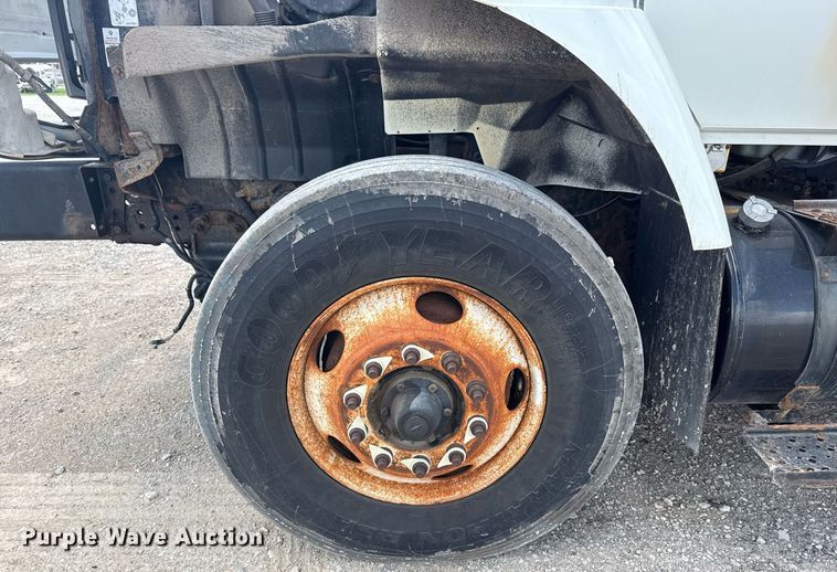 image for item DS3807 2009 International 7400 dump truck