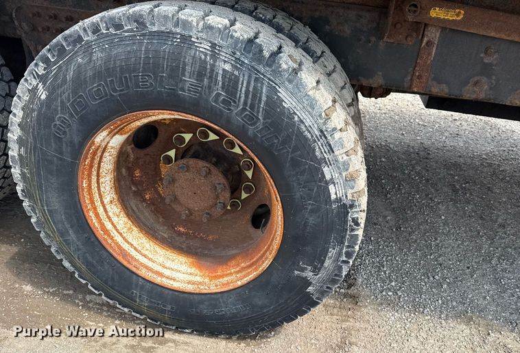 image for item DS3807 2009 International 7400 dump truck