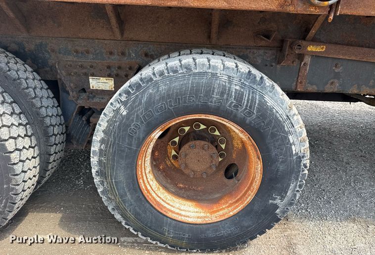 image for item DS3807 2009 International 7400 dump truck