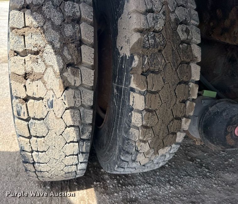 image for item DS3807 2009 International 7400 dump truck