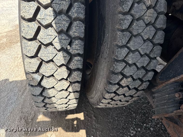 image for item DS3807 2009 International 7400 dump truck