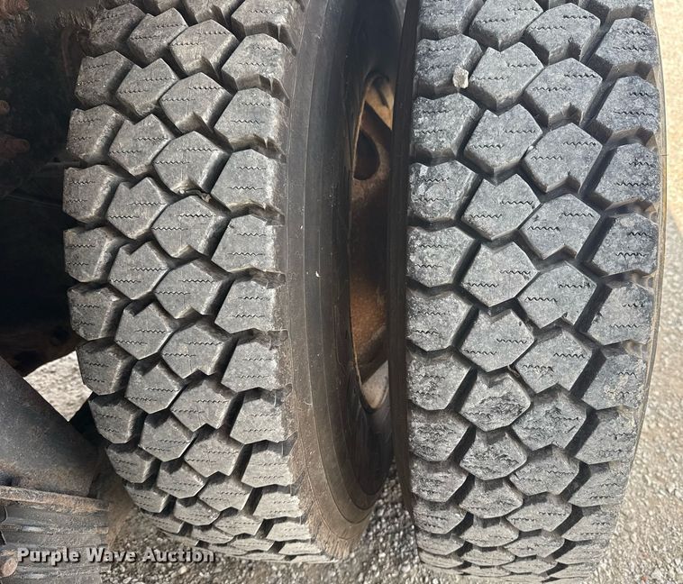 image for item DS3807 2009 International 7400 dump truck