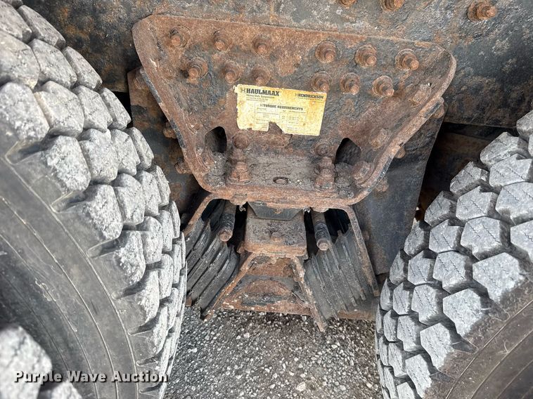 image for item DS3807 2009 International 7400 dump truck