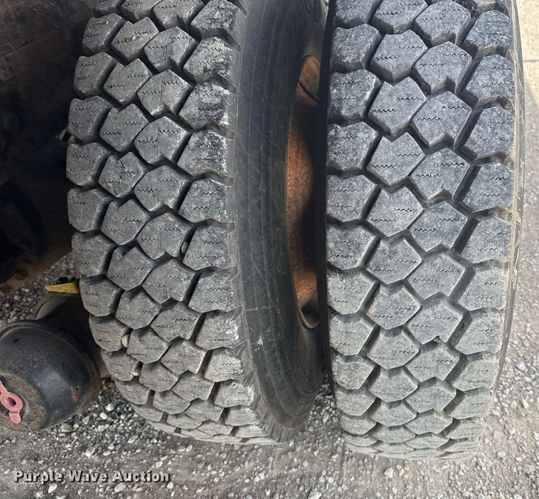 image for item DS3807 2009 International 7400 dump truck