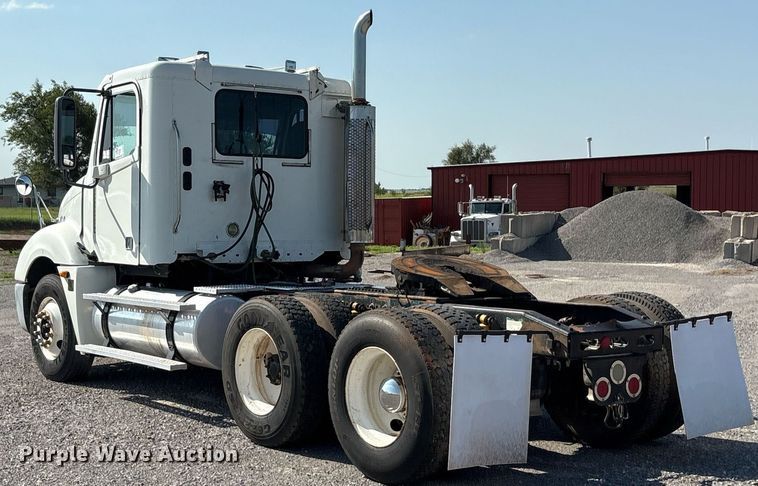 image for item DT6676 2004 Freightliner CL120 semi truck