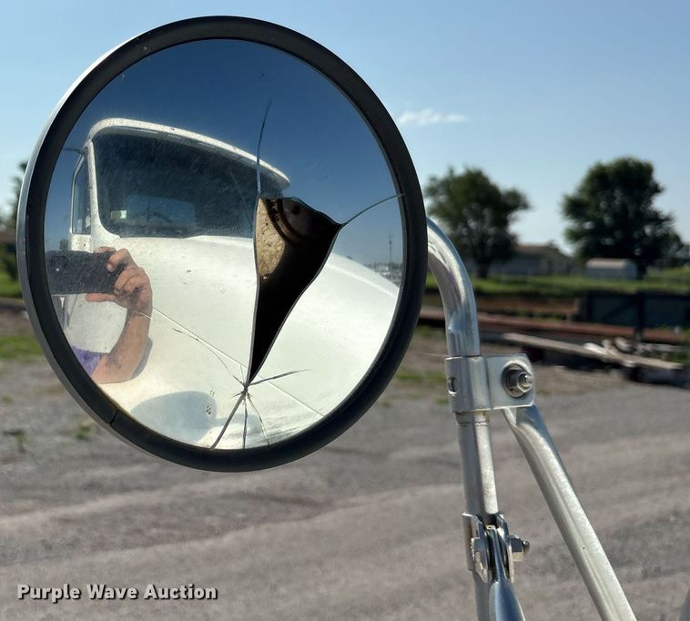 image for item DT6676 2004 Freightliner CL120 semi truck