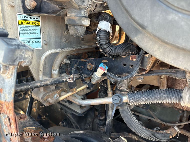 image for item DT6676 2004 Freightliner CL120 semi truck