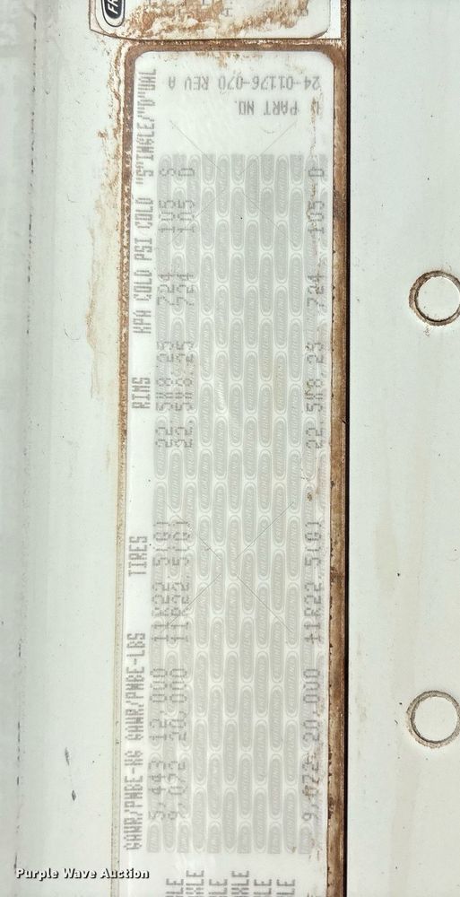 image for item DT6676 2004 Freightliner CL120 semi truck