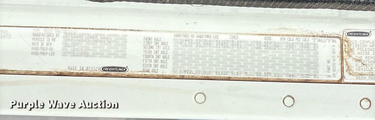 image for item DT6676 2004 Freightliner CL120 semi truck