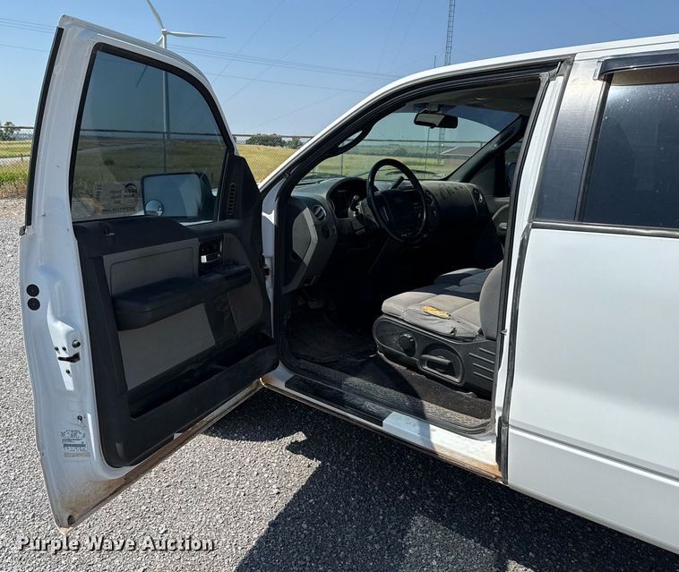 image for item DT6677 2006 Ford F150 SuperCab pickup truck