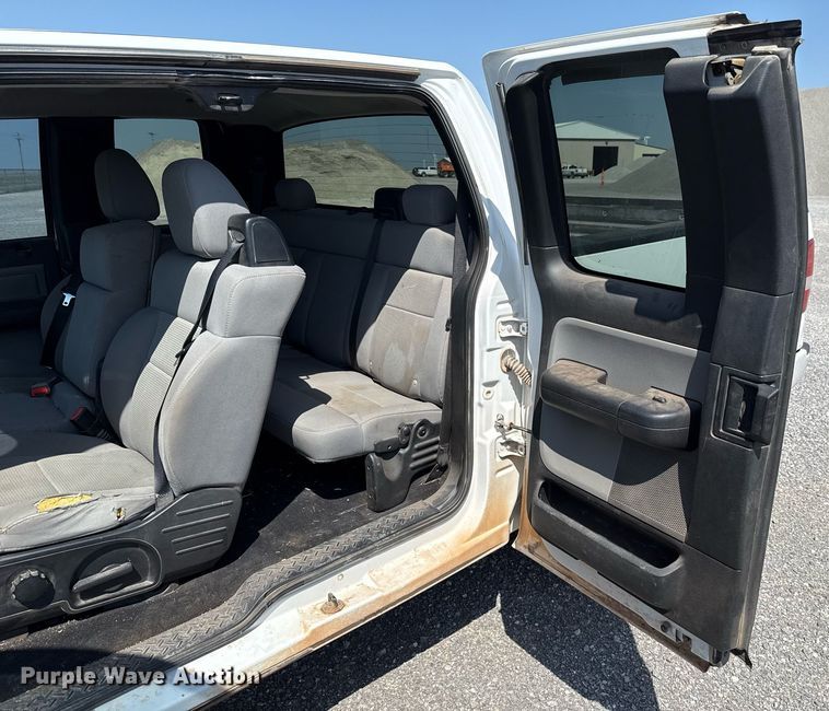 image for item DT6677 2006 Ford F150 SuperCab pickup truck