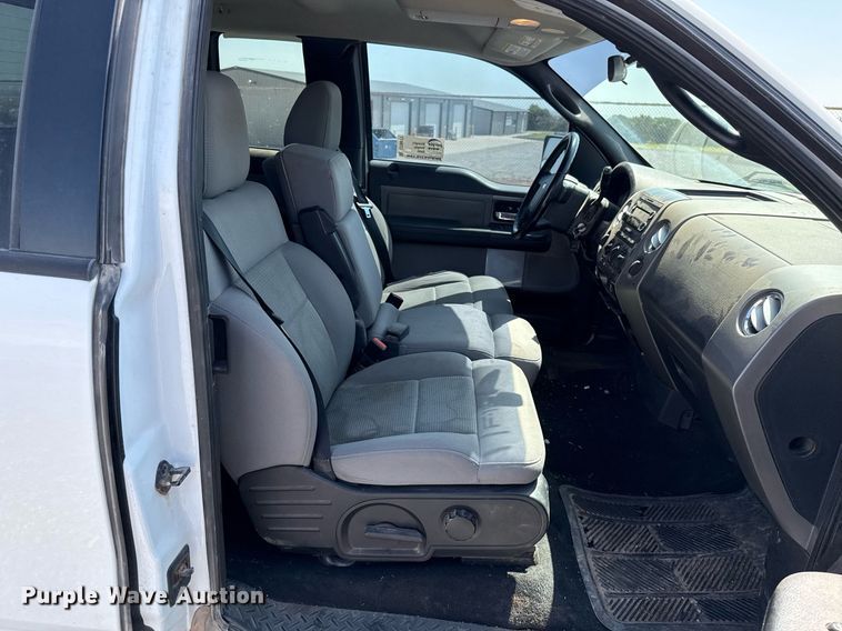 image for item DT6677 2006 Ford F150 SuperCab pickup truck