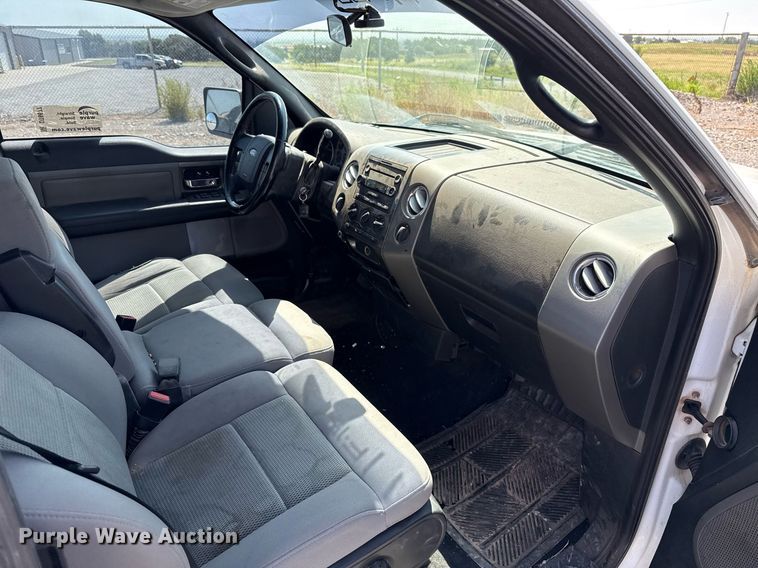 image for item DT6677 2006 Ford F150 SuperCab pickup truck