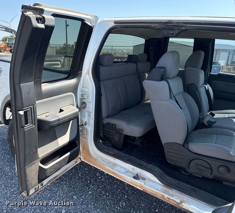 image for item DT6677 2006 Ford F150 SuperCab pickup truck