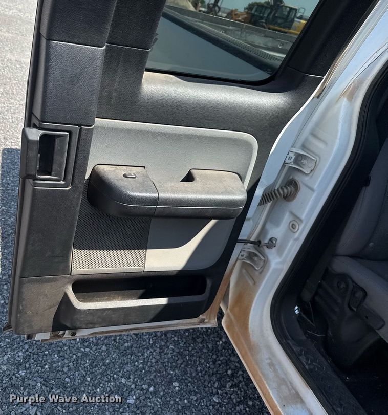 image for item DT6677 2006 Ford F150 SuperCab pickup truck