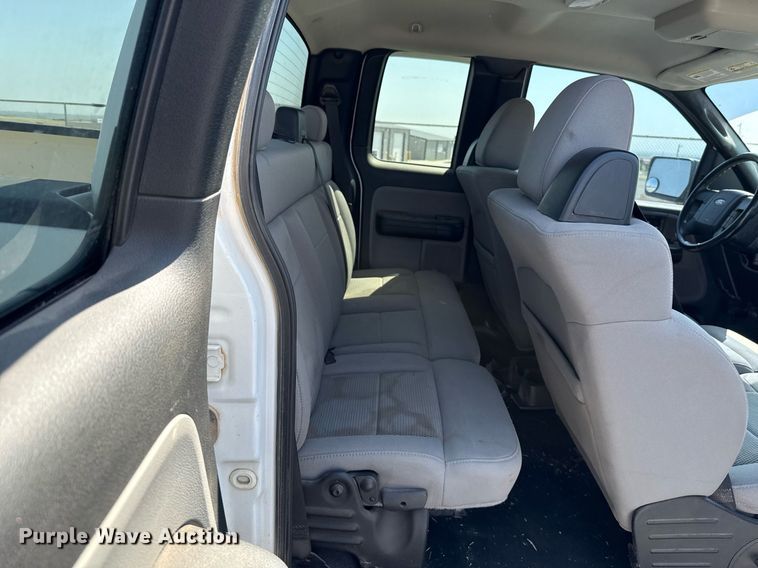 image for item DT6677 2006 Ford F150 SuperCab pickup truck