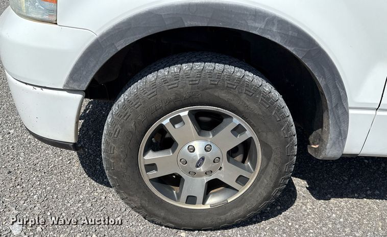 image for item DT6677 2006 Ford F150 SuperCab pickup truck