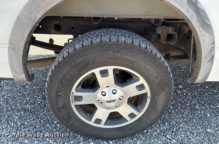 image for item DT6677 2006 Ford F150 SuperCab pickup truck