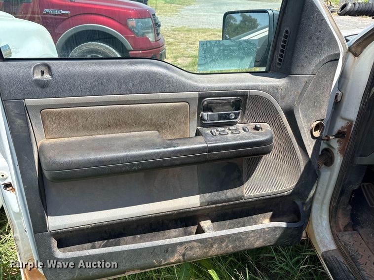 image for item DT6678 2006 Ford F150 SuperCab pickup truck