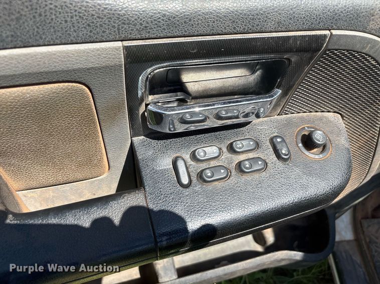 image for item DT6678 2006 Ford F150 SuperCab pickup truck