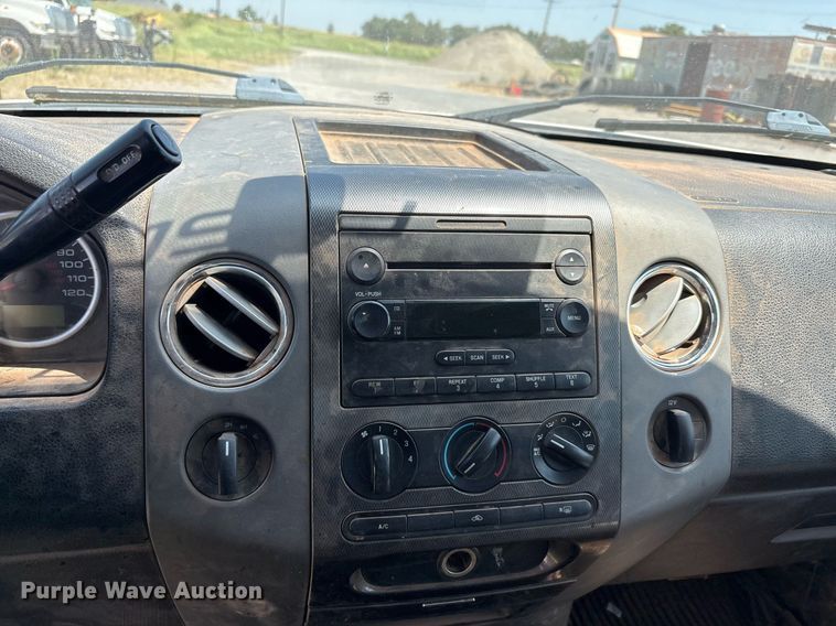 image for item DT6678 2006 Ford F150 SuperCab pickup truck