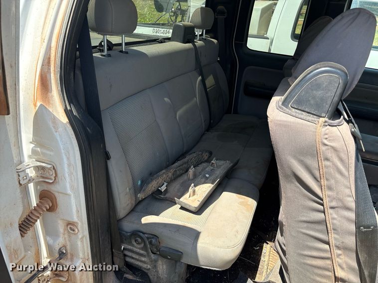 image for item DT6678 2006 Ford F150 SuperCab pickup truck