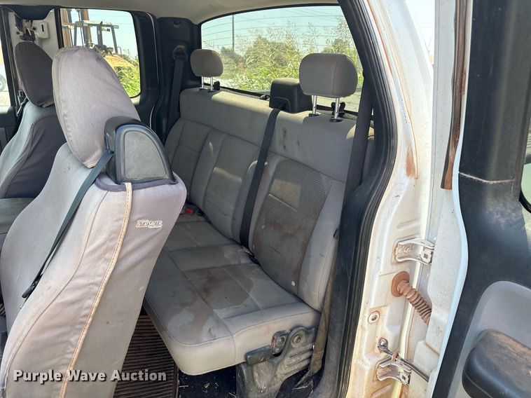 image for item DT6678 2006 Ford F150 SuperCab pickup truck