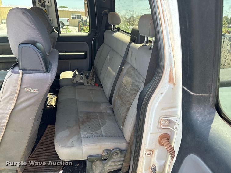 image for item DT6678 2006 Ford F150 SuperCab pickup truck