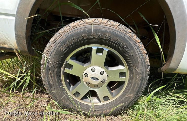 image for item DT6678 2006 Ford F150 SuperCab pickup truck