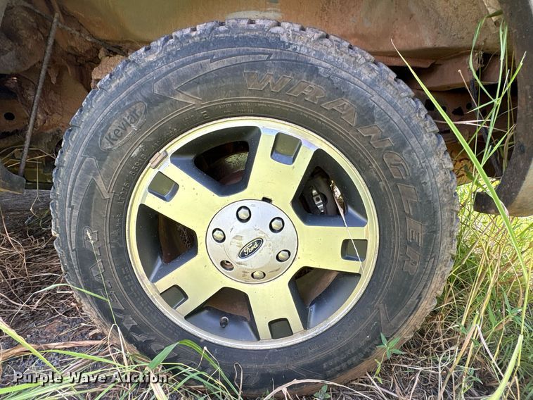 image for item DT6678 2006 Ford F150 SuperCab pickup truck