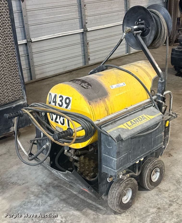 image for item DU9317 Landa OHW4-2000 hot pressure washer