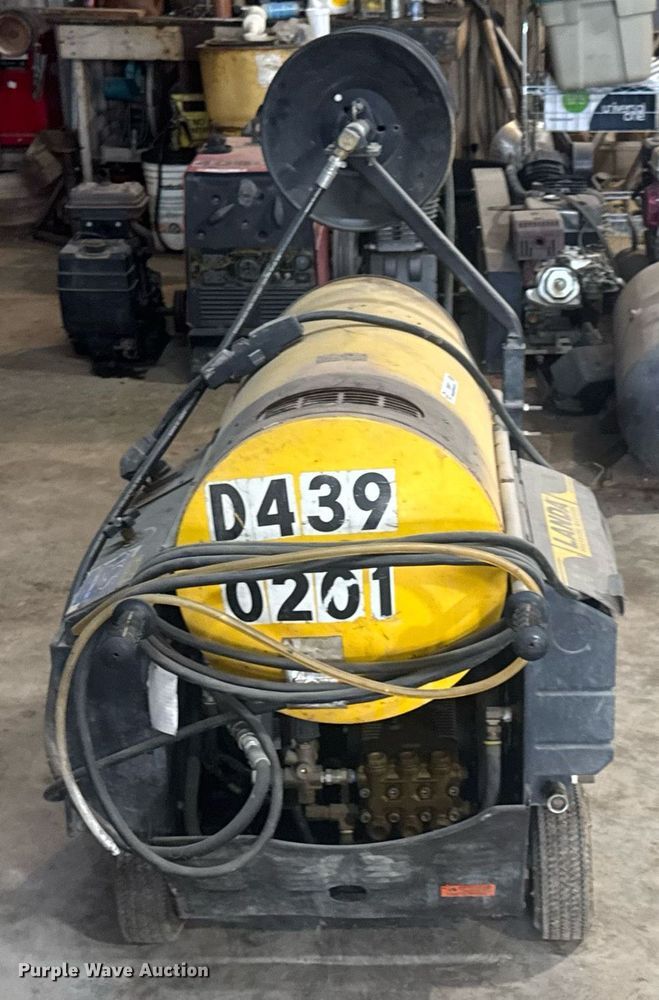 image for item DU9317 Landa OHW4-2000 hot pressure washer