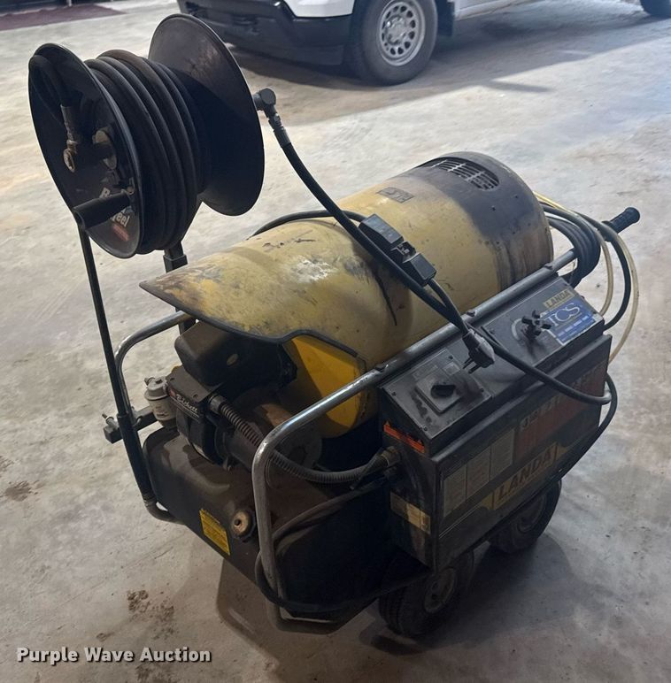 image for item DU9317 Landa OHW4-2000 hot pressure washer