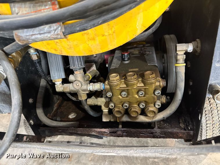 image for item DU9317 Landa OHW4-2000 hot pressure washer