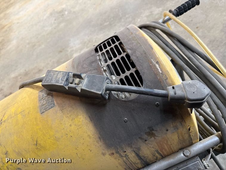 image for item DU9317 Landa OHW4-2000 hot pressure washer