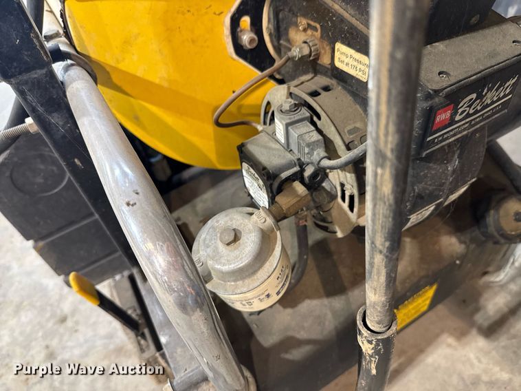 image for item DU9317 Landa OHW4-2000 hot pressure washer