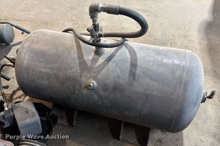 image for item DU9318  (3) air compressors