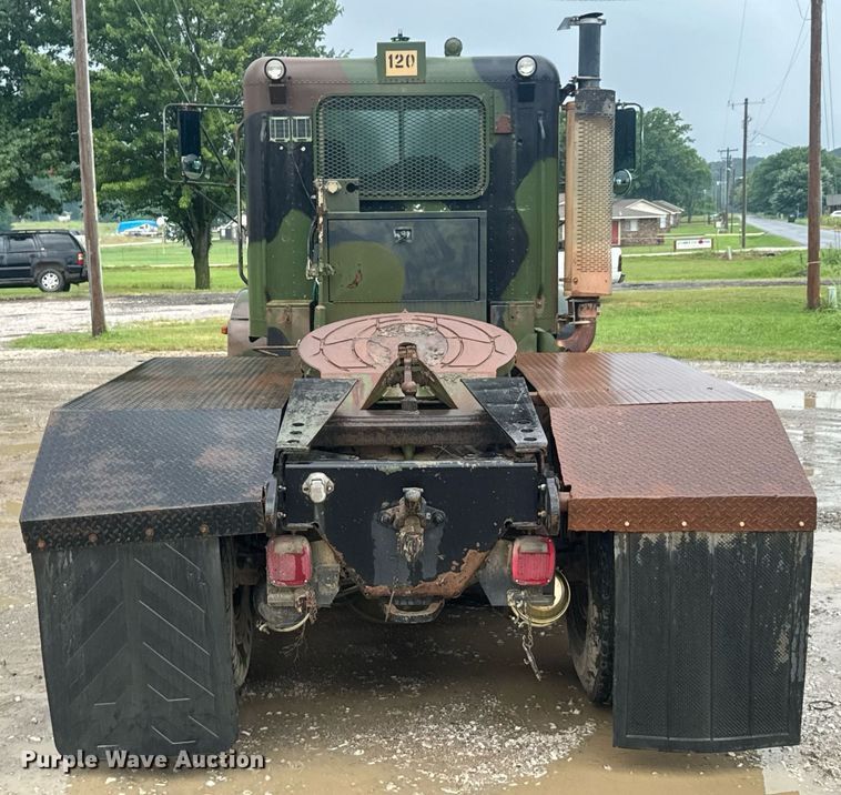 image for item DU9329 1991 Freightliner M915A2 semi truck