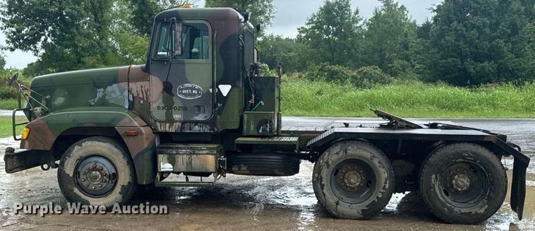 image for item DU9329 1991 Freightliner M915A2 semi truck