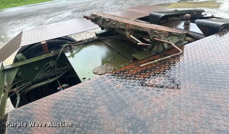 image for item DU9329 1991 Freightliner M915A2 semi truck