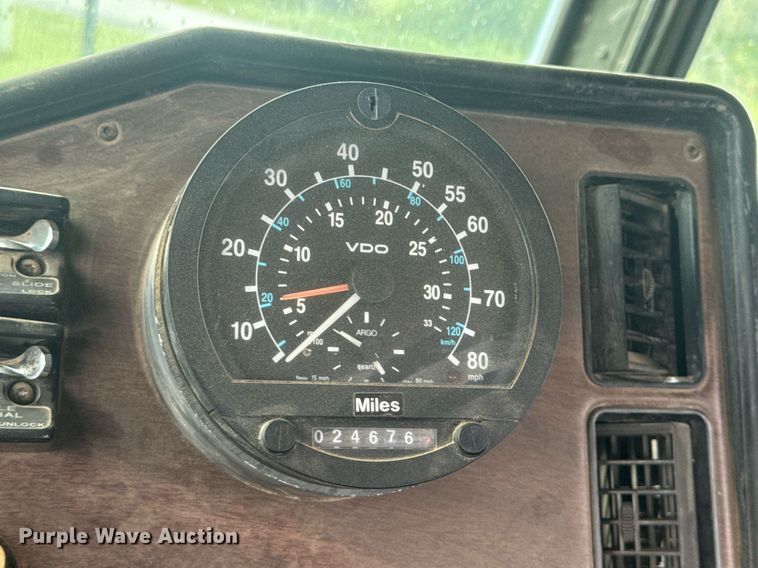 image for item DU9329 1991 Freightliner M915A2 semi truck