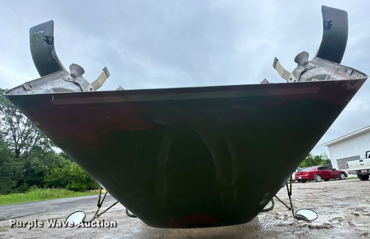 image for item DU9329 1991 Freightliner M915A2 semi truck