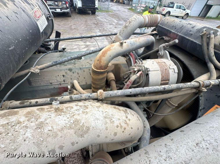 image for item DU9329 1991 Freightliner M915A2 semi truck