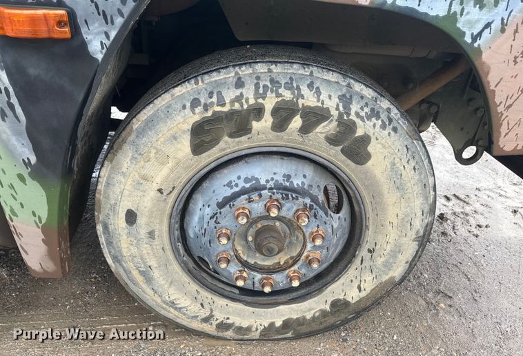 image for item DU9329 1991 Freightliner M915A2 semi truck